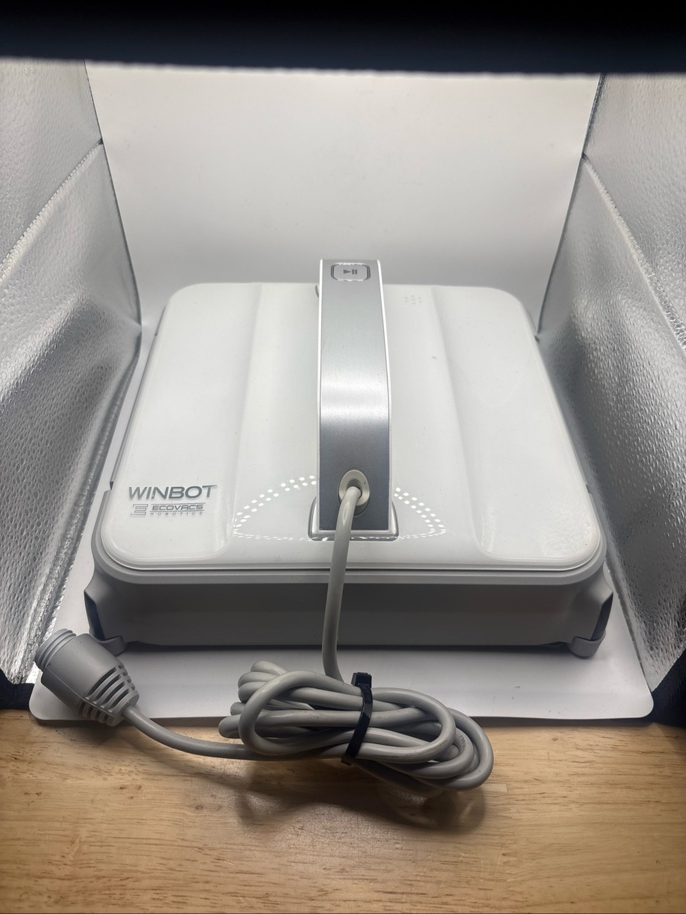 Ecovacs Winbot  W850 850 White The Windows Cleaning Robot  With Pads